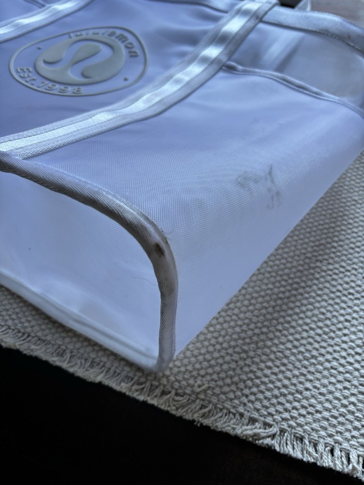 Lululemon Multi Pocket Mesh Tote