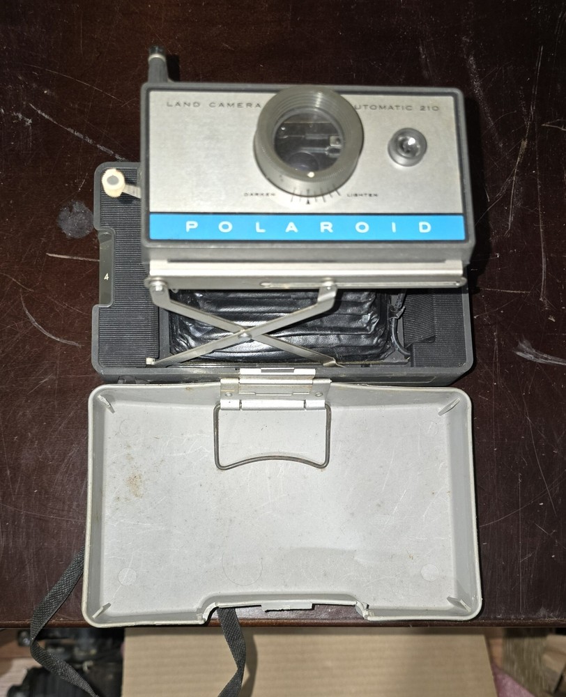 Vintage Polaroid 210 land camera Automatic UNTESTED