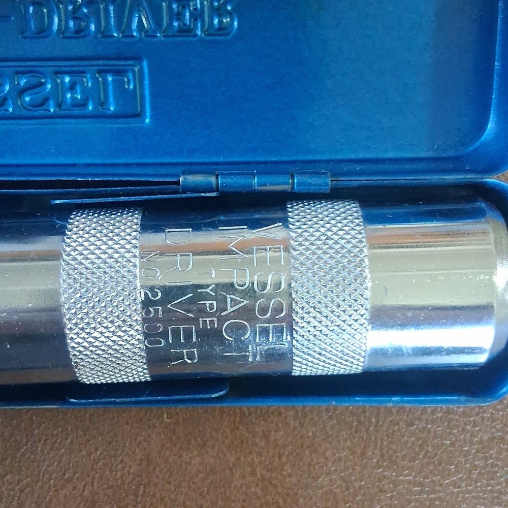 Vessel 2500 Impact Driver Silver Blue with 4 Bits and Blue Case