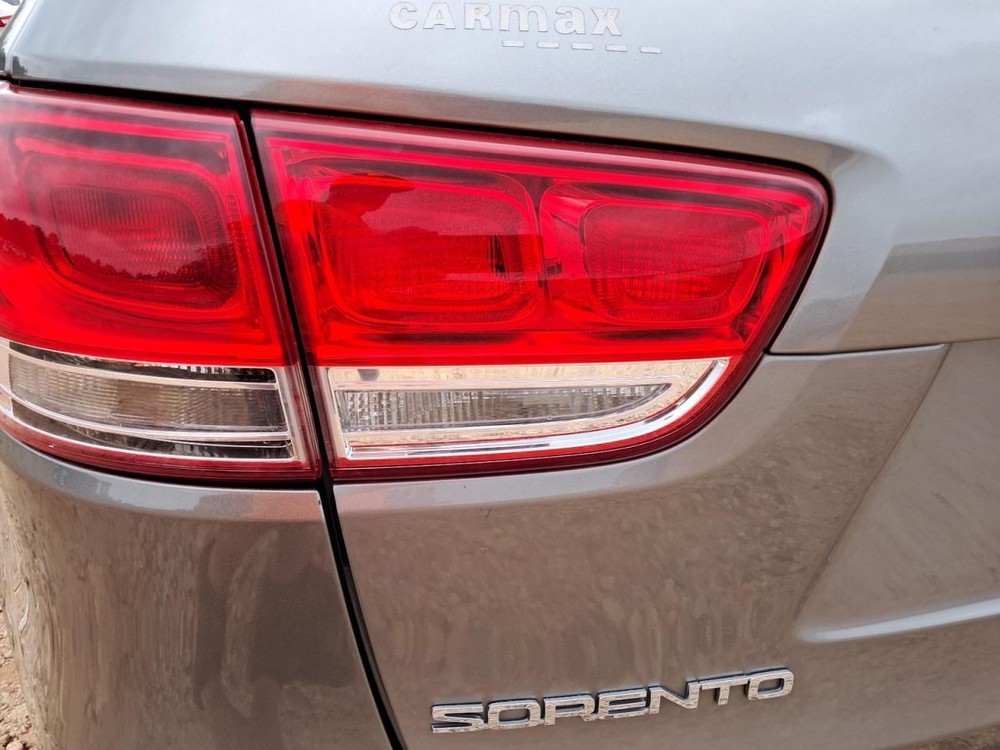 SORENTO 2017 Glove Box 4758734