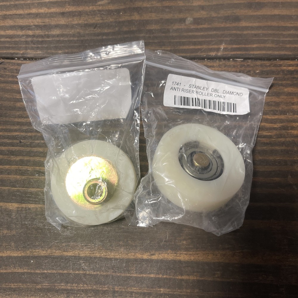 Stanley hardware 413936 Double Diamond Anti Riser Roller Only