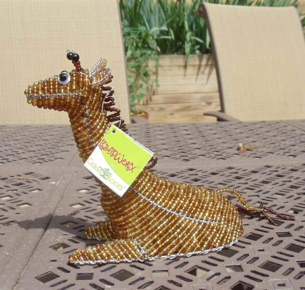 Beaded land: Baby Giraffe