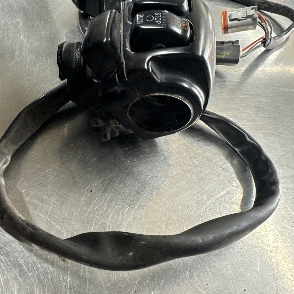 1996 Harley Davidson FLHTC Classic Handlebar Switch Housings USED Pair