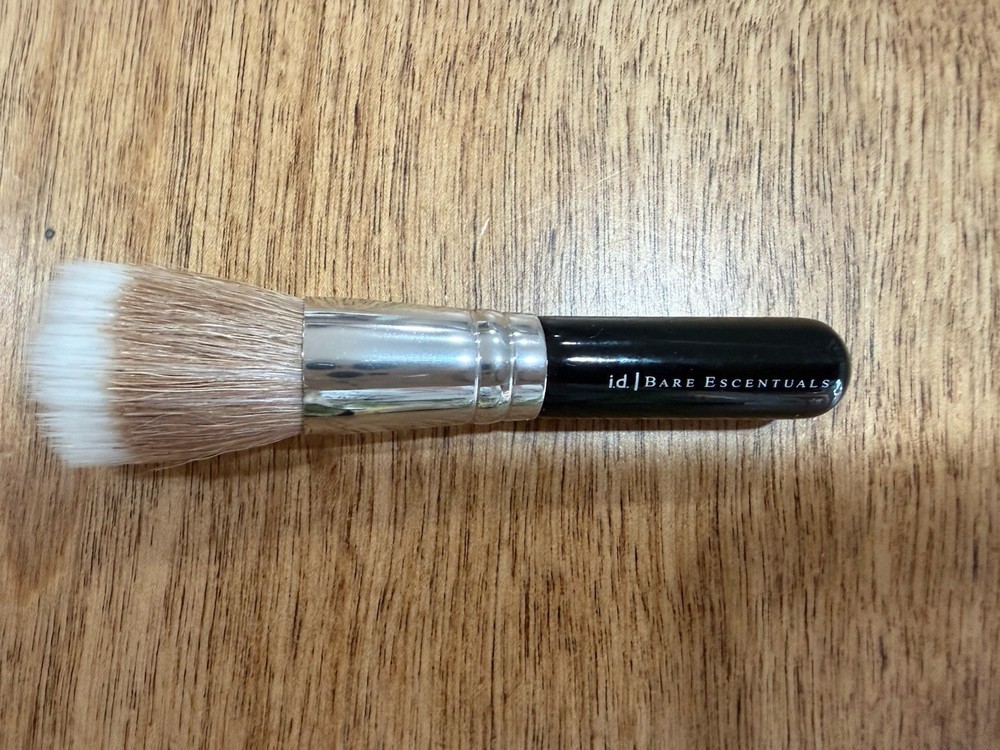 ID Bare Escentuals Feather Light Brush NEW
