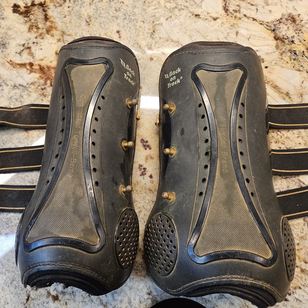 Back on Track Horse Boots Set Front Tendon, full, Black Pair Open Front