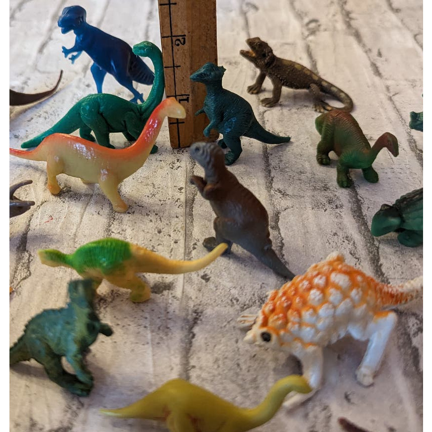 40 Small Plastic Dinosaurs Toys