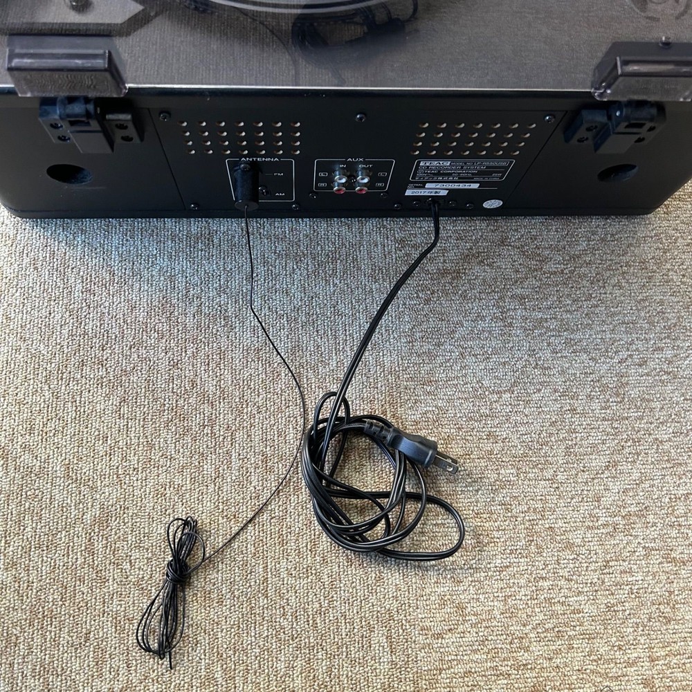 TEAC LP-R550USB-B CD Recorder with Turntable Cassette Player Black USB USED