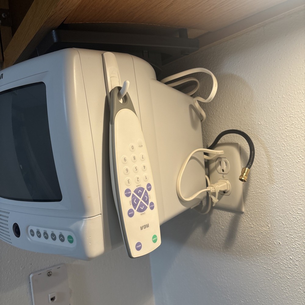 1996 RCA Color Tv With Remote And Mounting Bracket