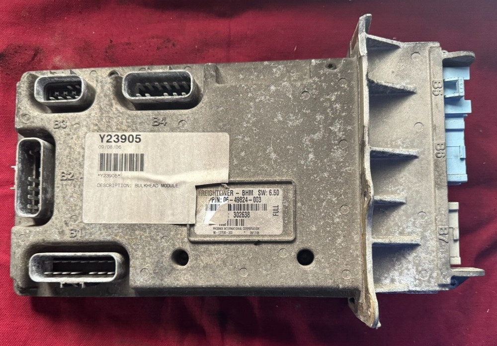 FREIGHTLINER ECC ECU BULK HEAD CHASSIS CONTROL MODULE 06-49824-003