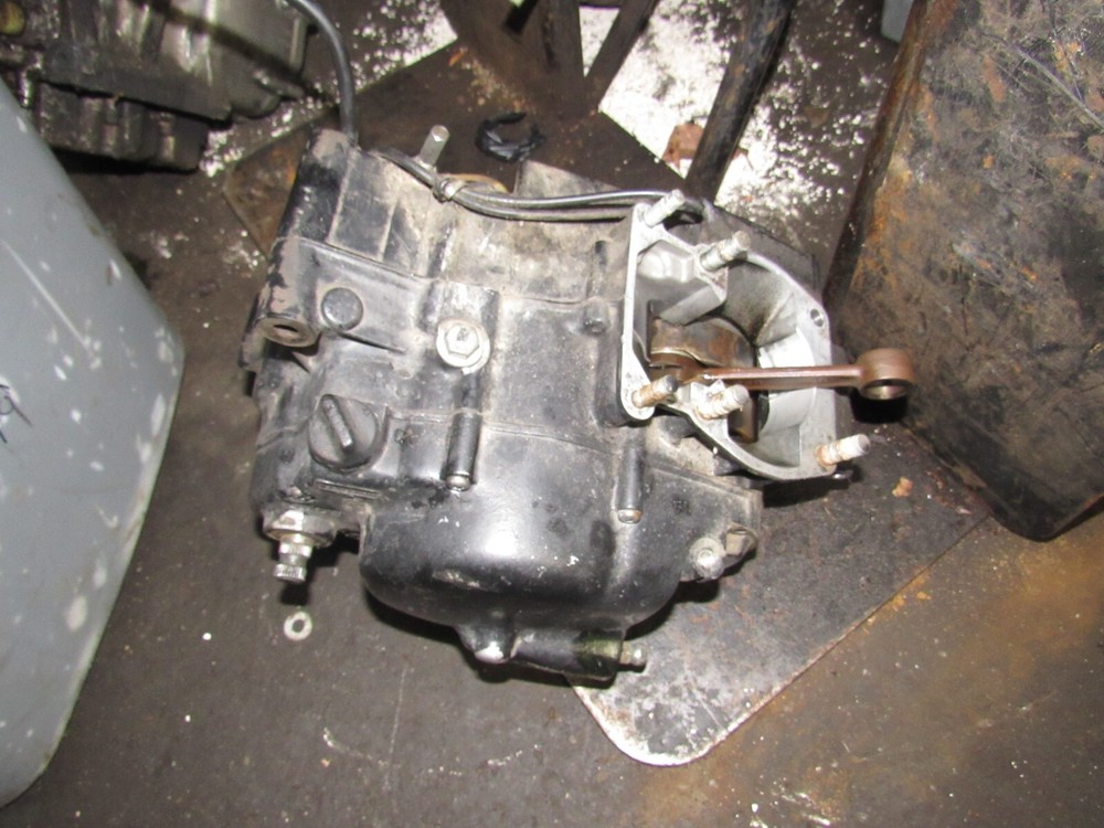 1977 suzuki ts185 lower end motor engine crank cases transmission