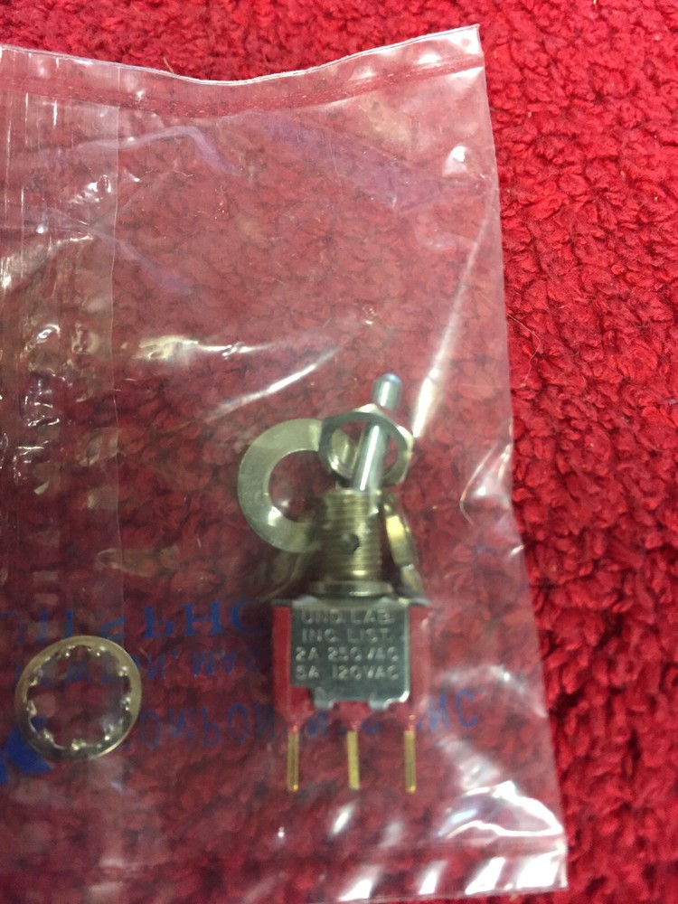 7101PDZE   ON-ON SPST 5A 120V  MINI TOGGLE SWITCH BAT HANDLE C & K NOS