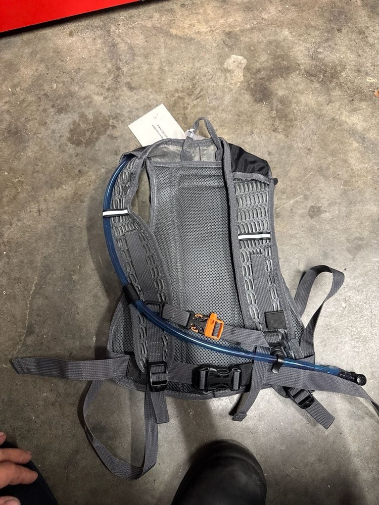 Vibrelli Performance Hydration Backpack with 2L Water Bladder - Black/Gray