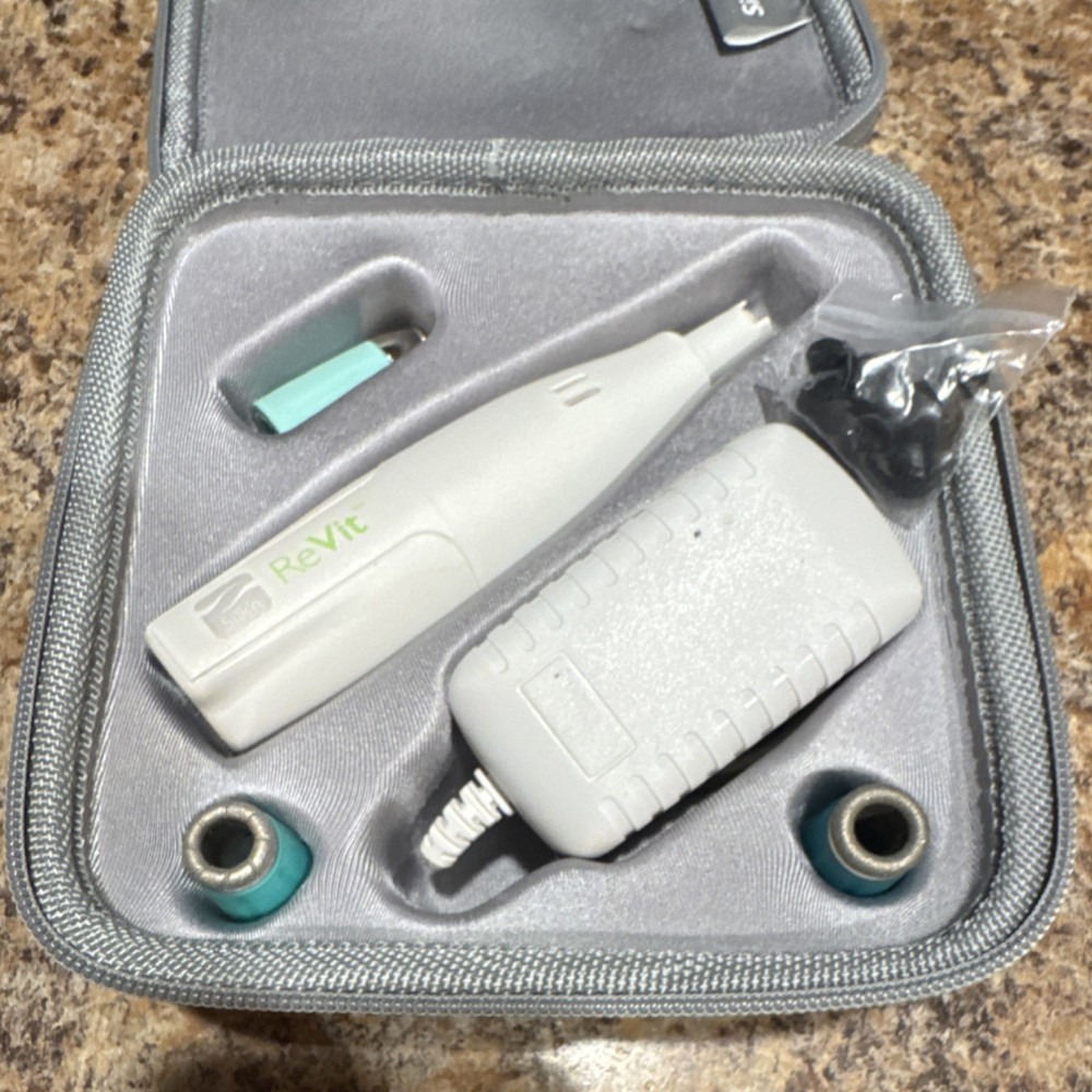 Silk'n ReVit Diamond Microdermabrasion Tool White Electric with Storage Case