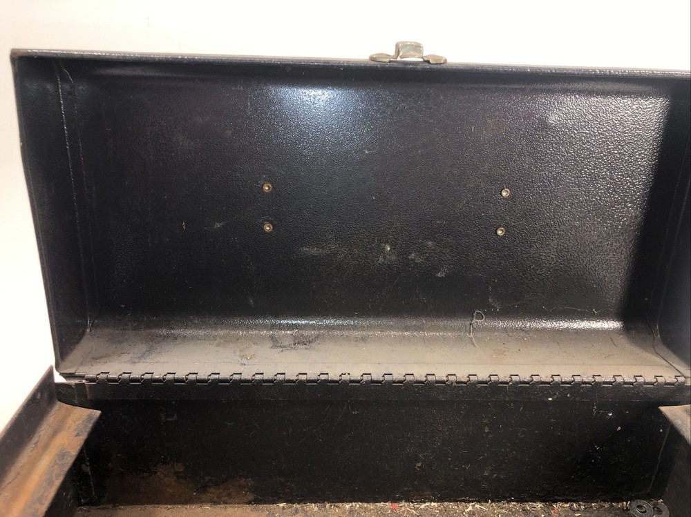 Vintage Rustic Master Mechanic Professional Tool Box With Tray