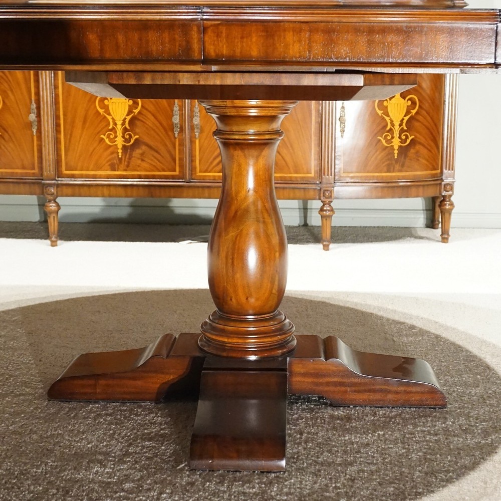 Beautiful 7' transitional Mahogany oval round dining Kitchen table