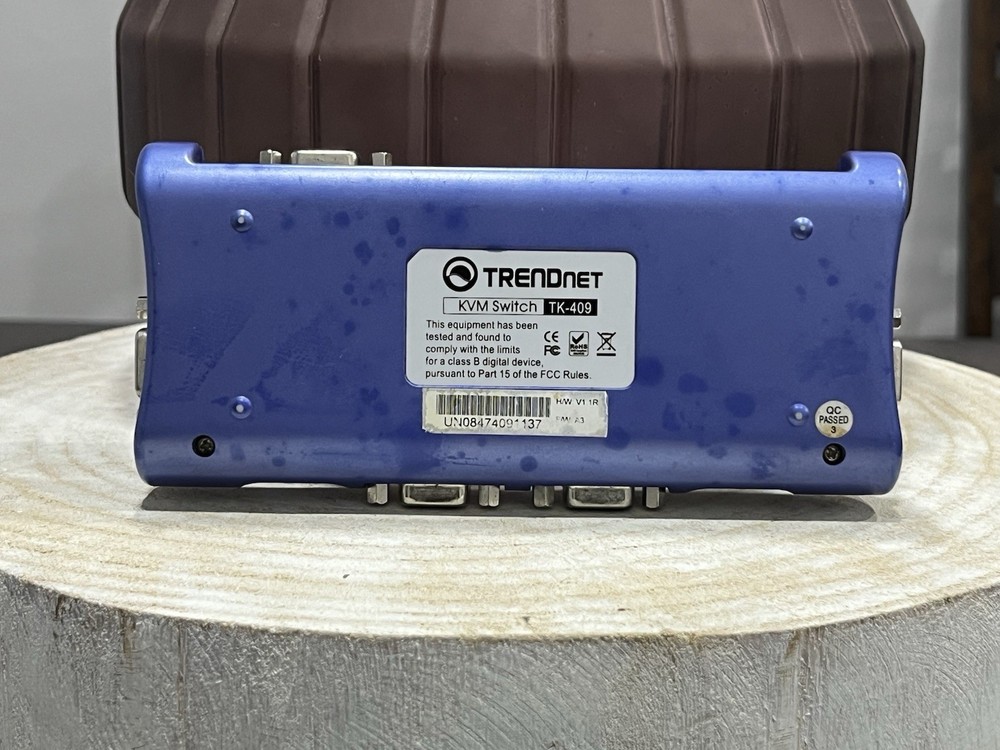 TRENDnet TK-409K 4-Port USB KVM Switch Kit with Audio - Untested