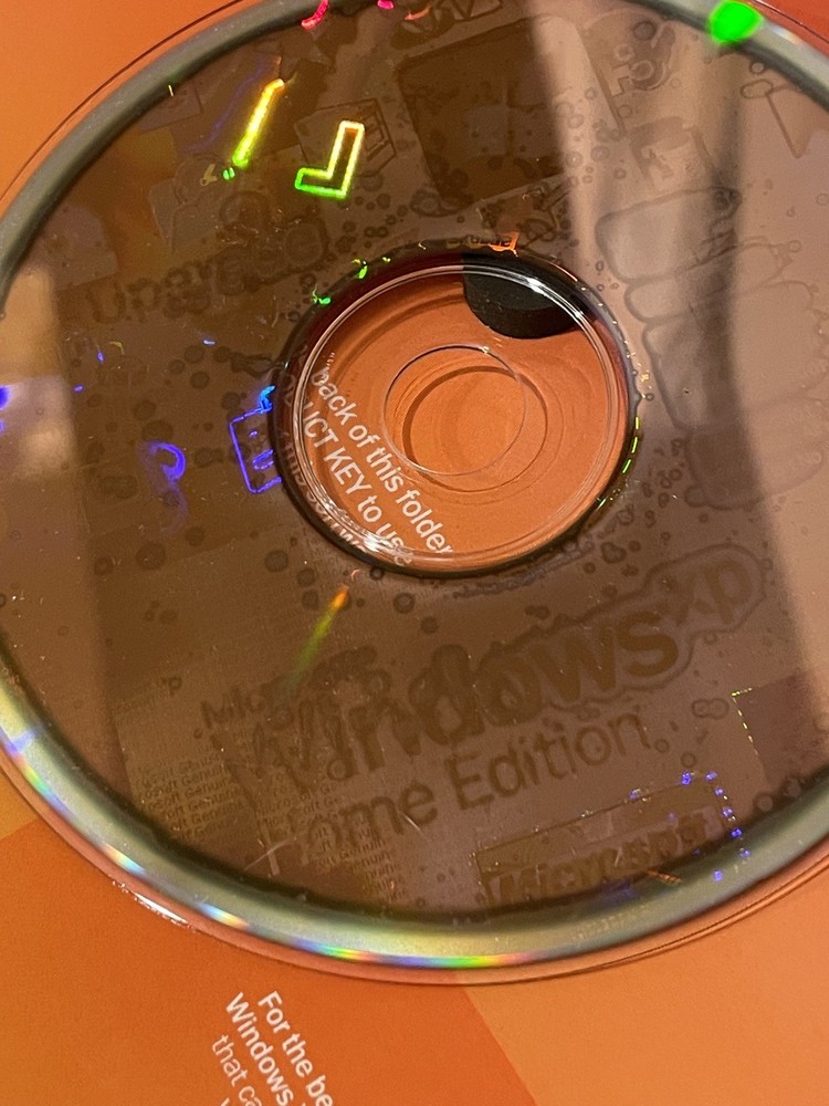 2002 Microsoft Windows Home Edition Operating System + Windows Media Player 9