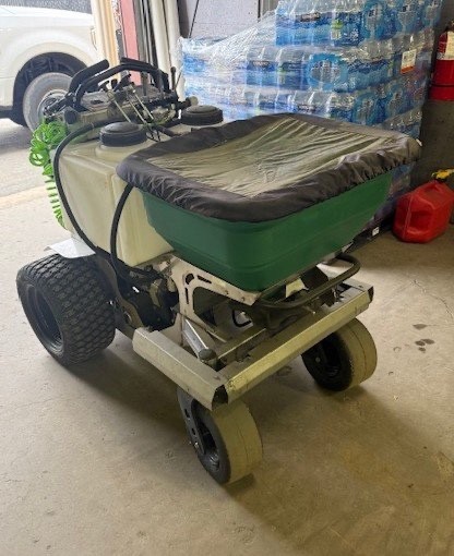 LESCO Zero Turn Spreader Sprayer Model 300