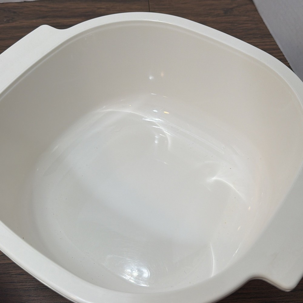 4 PC - RUBBERMAID MICROWAVE COOKWARE STACKING NESTING 3 qt w/ Lid 2 Strainers