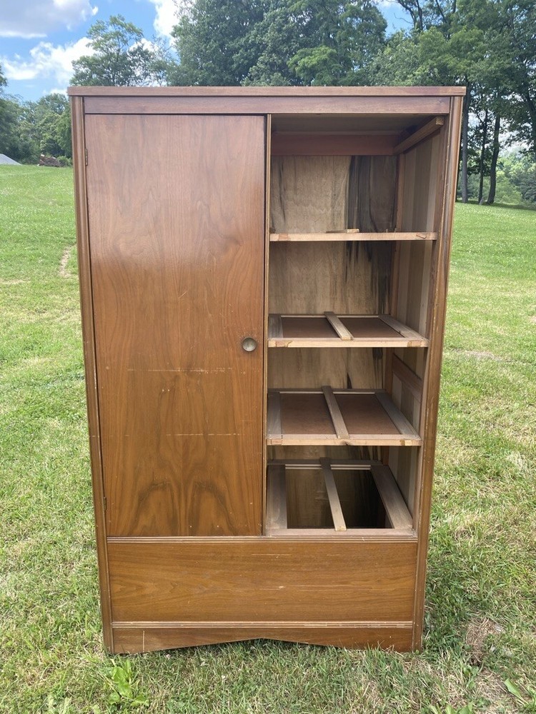 Armoire/Wardrobe