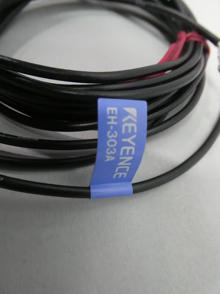 Keyence EH-303A Proximity Switch