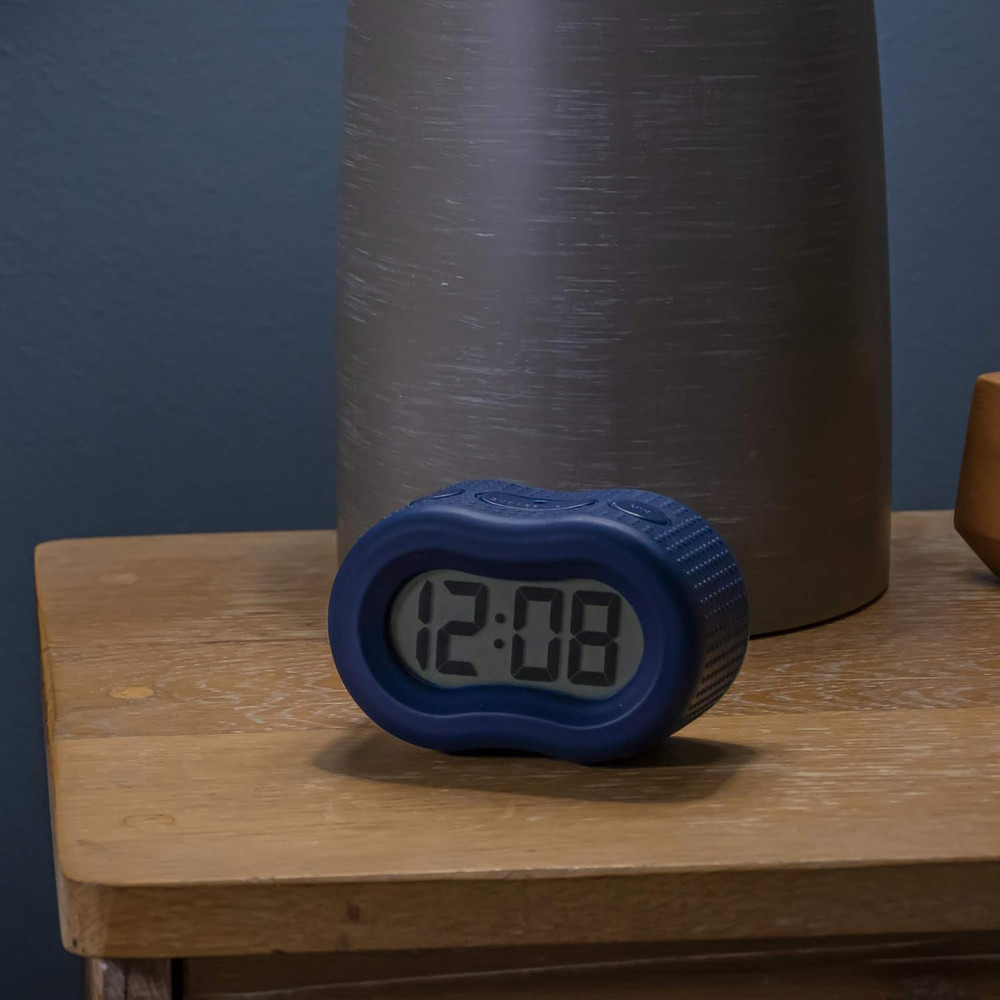 Smartlight Rubber Alarm Clock with Automatic Night Light and Large Display – Eas