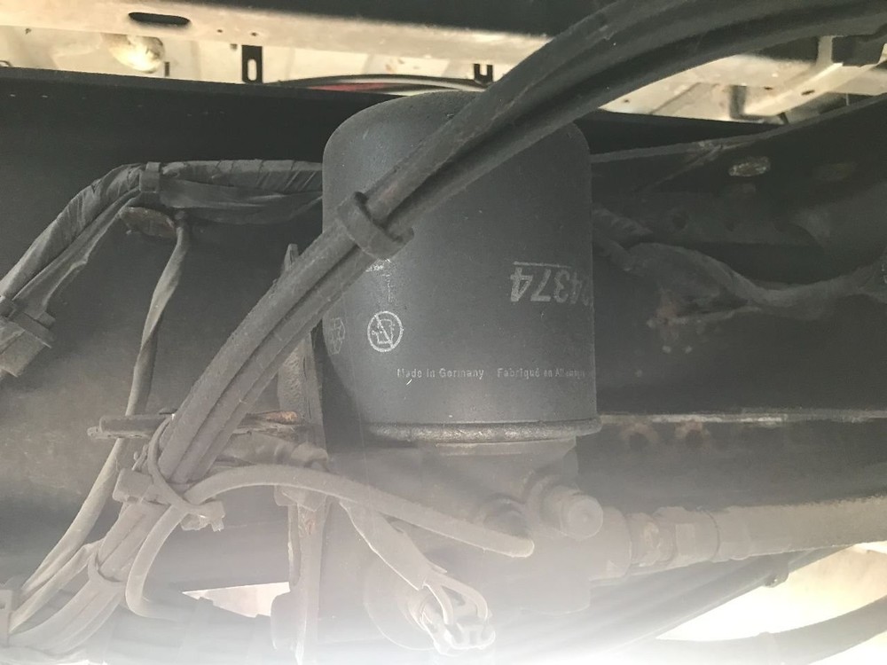 Bendix 5002074 Air Dryer - Used