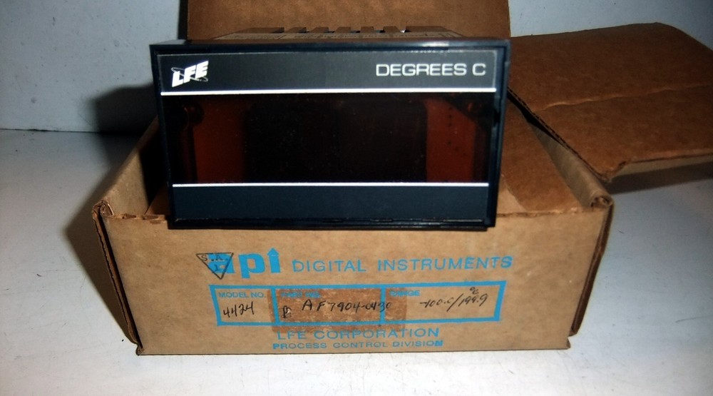 LFE  AF7904-0430 Digital Panel Meter Degrees Centigrade
