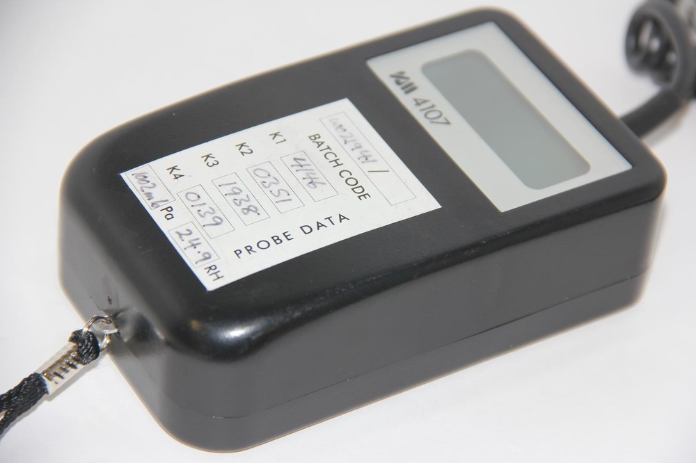 COMARK 4107 Air Velocity Meter