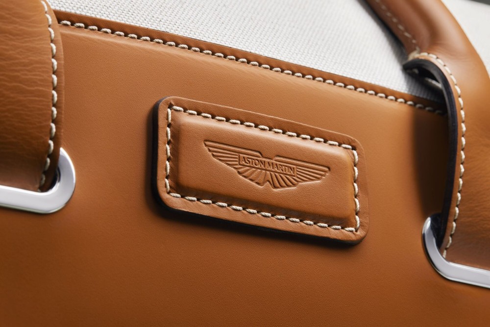 Aston Martin Medium Cream & Tan Holdall