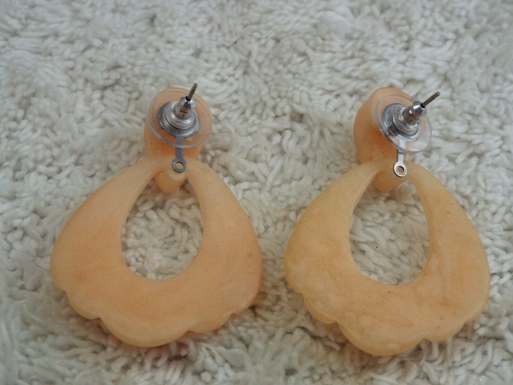 Peach Hoop Pierced Earrings (D41)