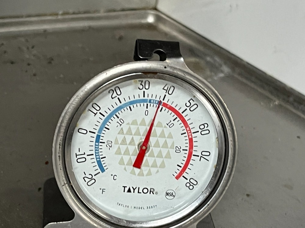 TRUE, Refrigerated Prep Table, TSSU-48-18M-B