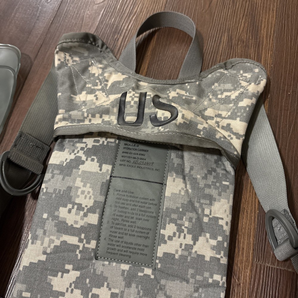 US Army Molle II Hydration System Carrier Water Military Digital Camo Backpack