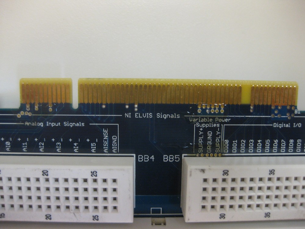 NATIONAL INSTRUMENTS DIGITAL ELECTRONICS PROTOTYPING FPGA BOARD 193426B-01L