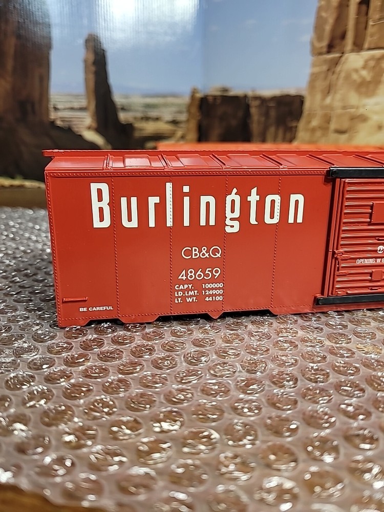 Williams O Gauge Burlington And NP Plastic Shells