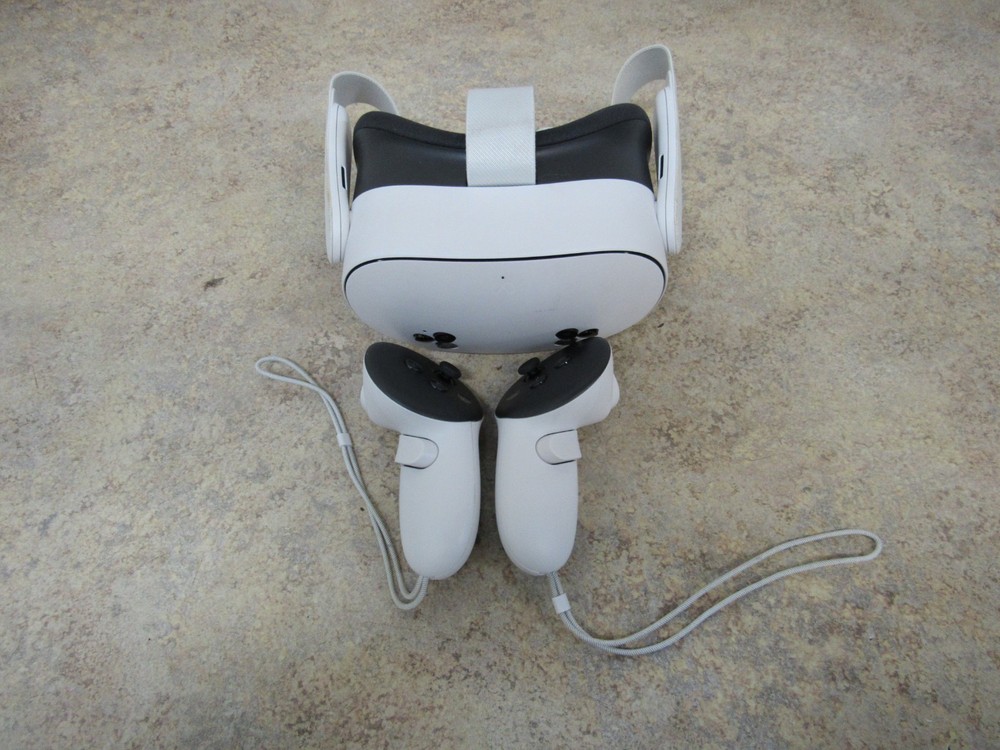 Meta Oculus Quest 3S 128GB Standalone VR Headset