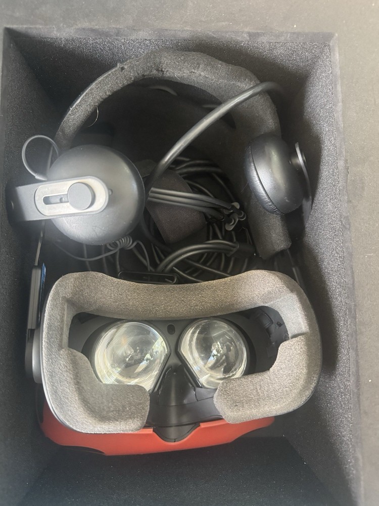 HTC Vive Virtual Reality VR Full System