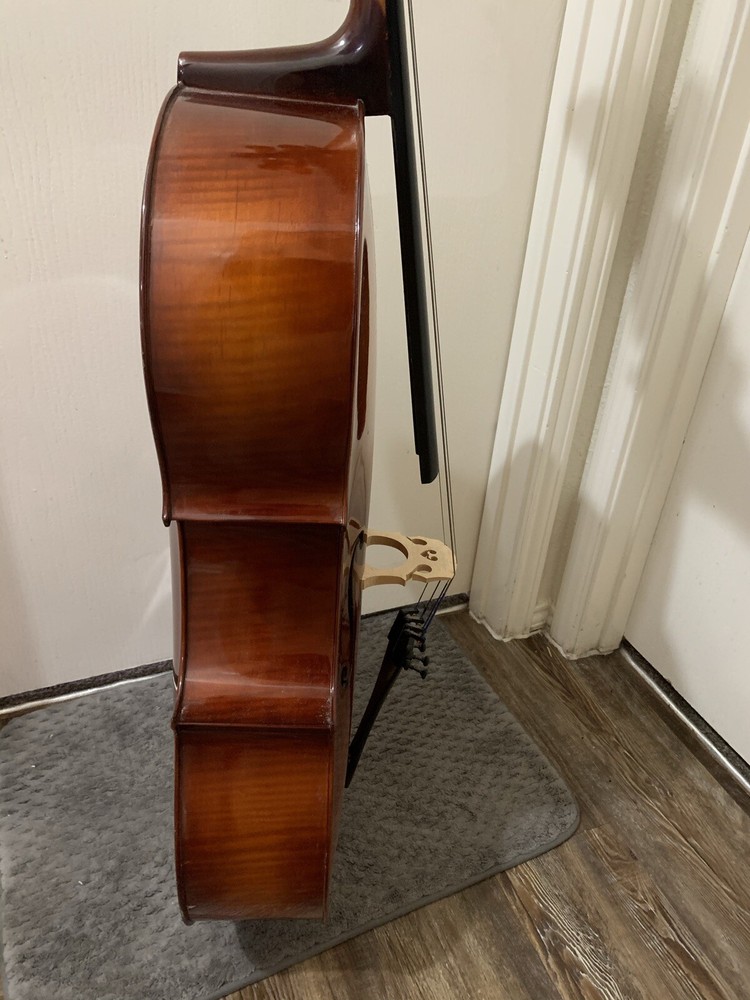 4/4 size cello used