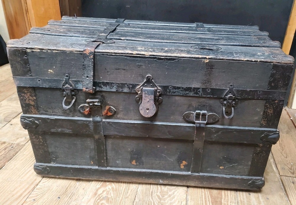 Vintage STEAMER TRUNK Storage Chest W/ wheels
