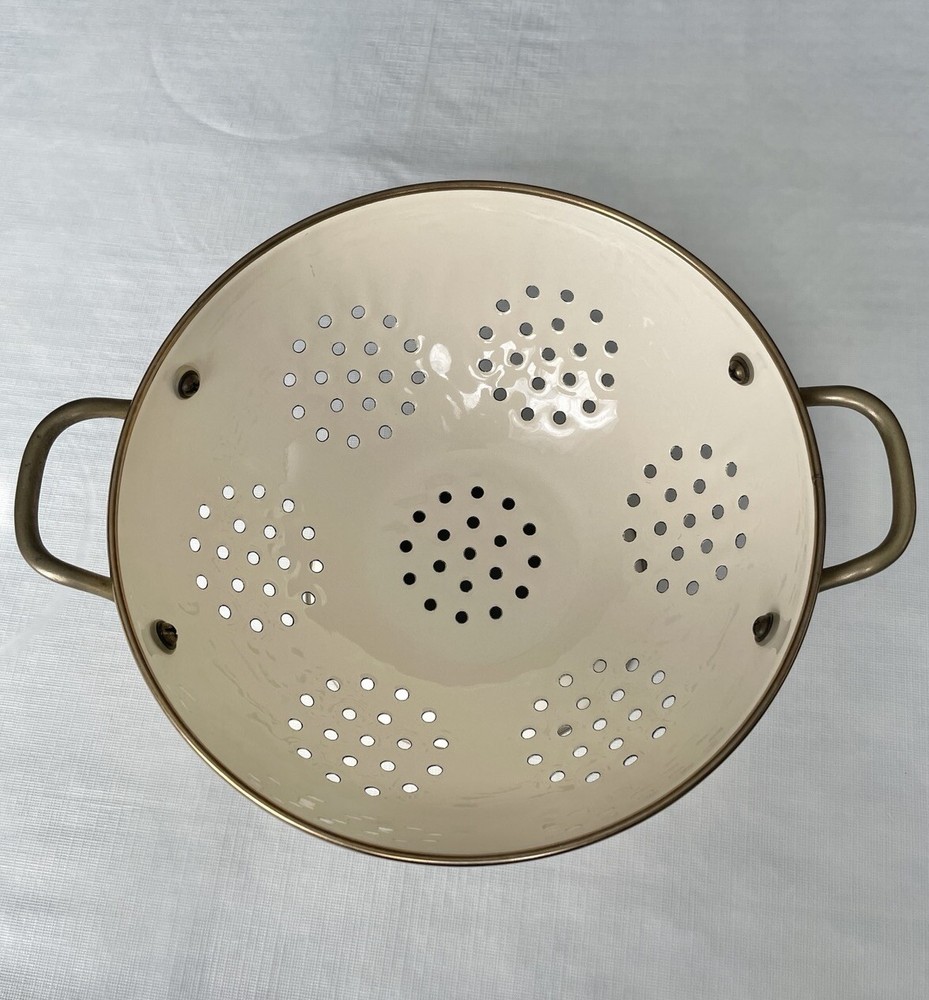 3 Enamel Nesting Mixing Bowls And Colander
