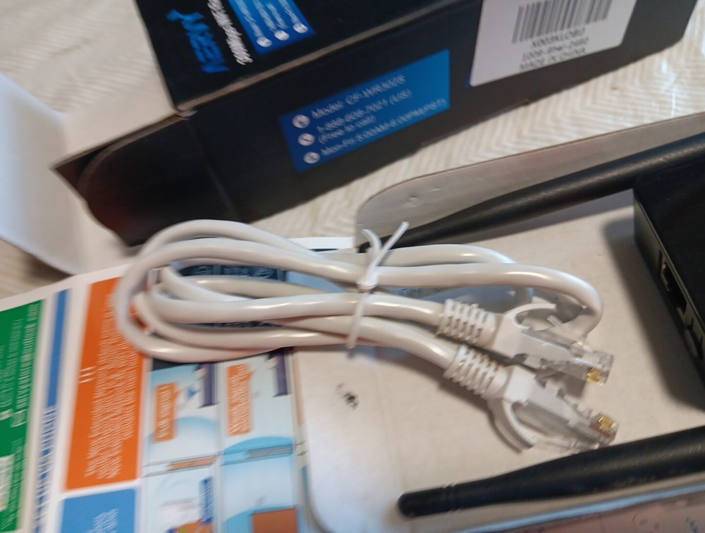 New (Black) CF-WR302S 300Mbps WiFi Range Extender - High Speed