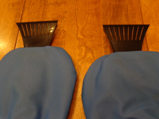 ICE SCRAPER GLOVES LOT OF 2