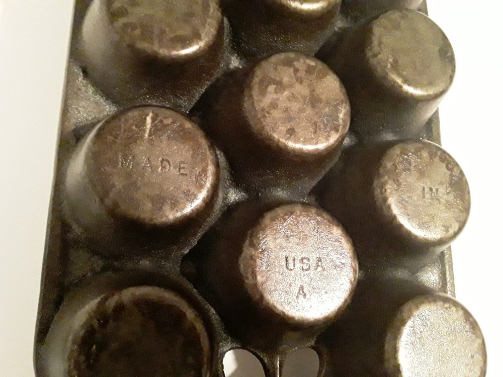 Vintage Wagner Ware Popover Pan No. 1323