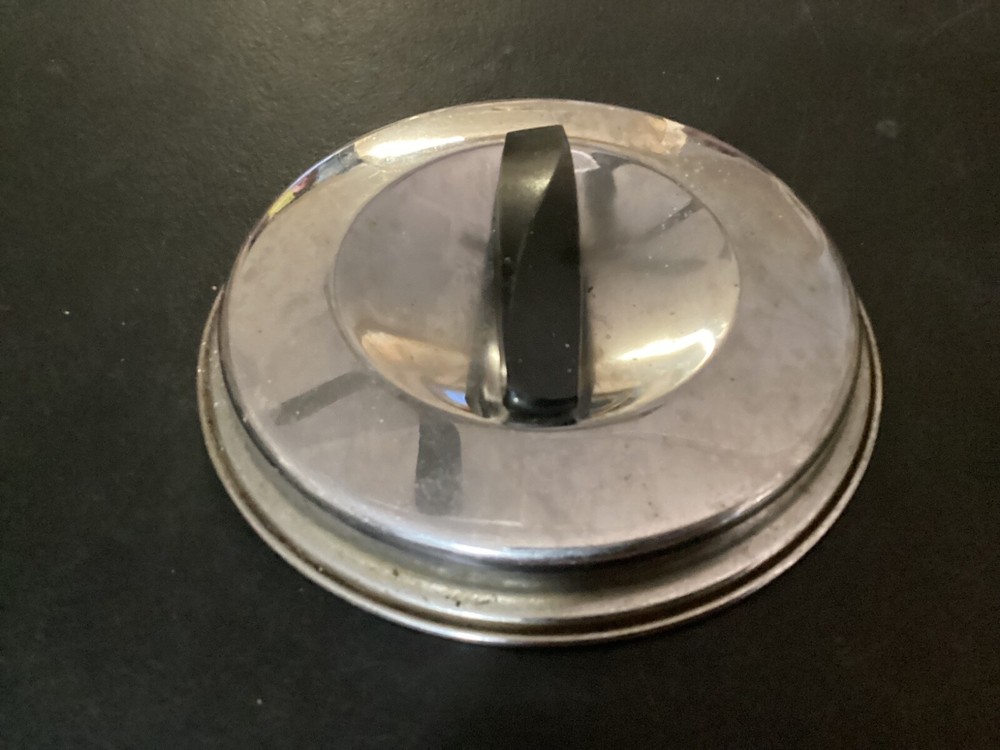 Silver Color Metal Lid with Long Rectangle Handle to Something