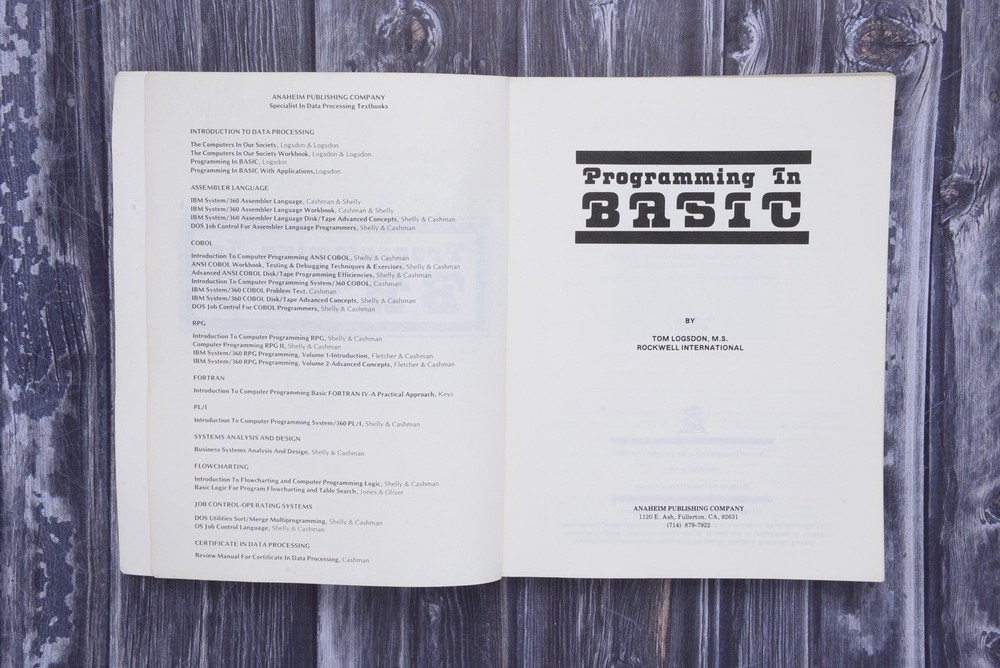 Vintage Commodore 64 VIC20 128 Atari 800 + Programming in Basic Tom Logsdon Book