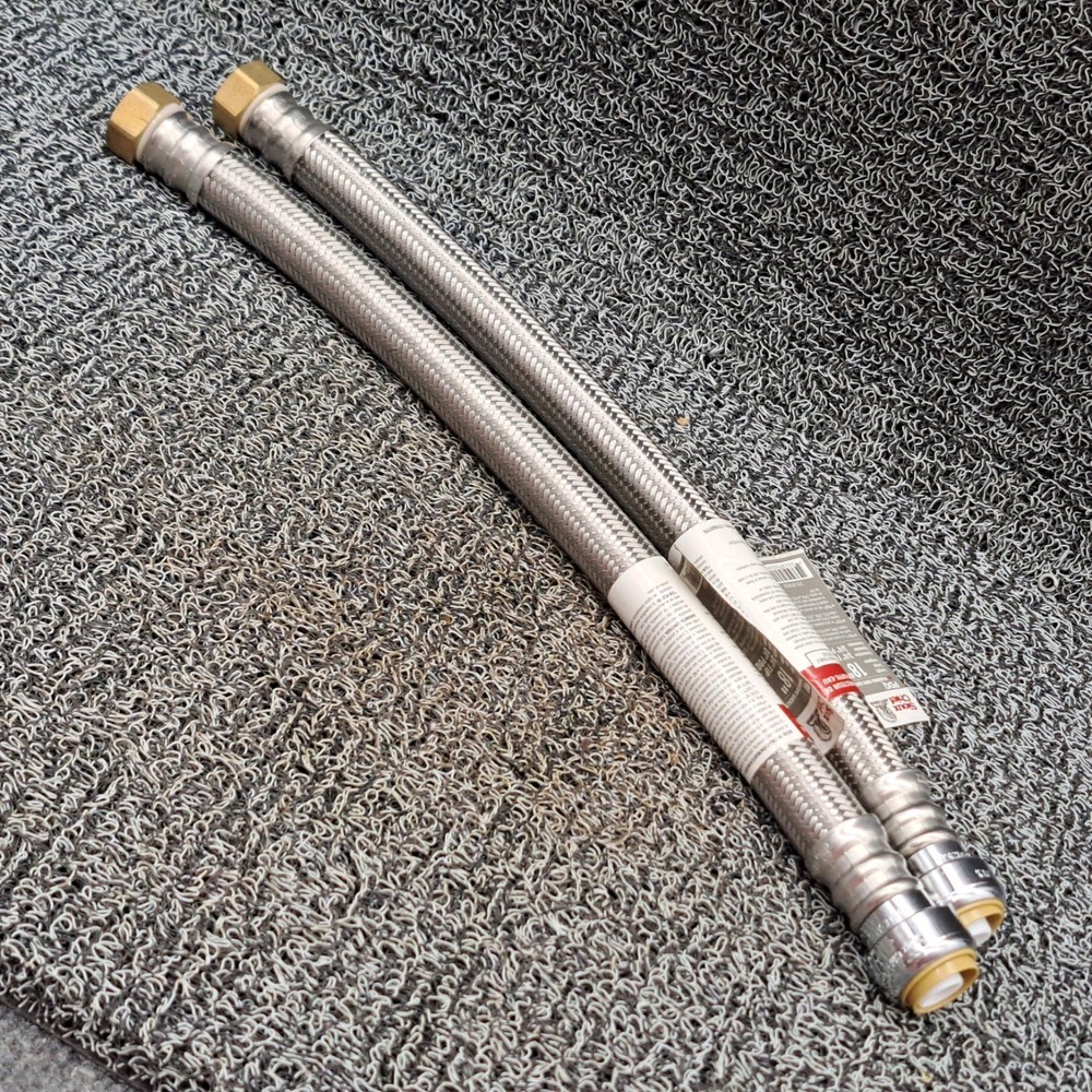 Sioux Chief 279-3F3Q18 3/4'' FIP × 3/4'' PDQ × 18''.Water Heater Connectors (2)