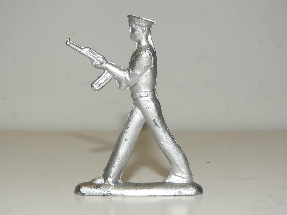 SOLDIER MARCHING with MACHINE GUN SEMI FLAT TWO-SIDED LEAD FIGURE