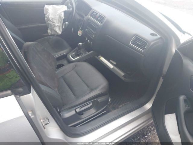 Fuse Box Engine Compartment Fits 12-22 PASSAT 4714784