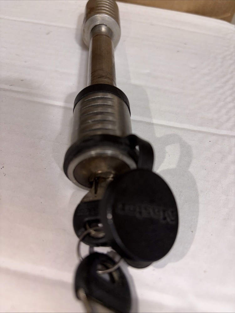 master lock trailer hitch locking pin Used