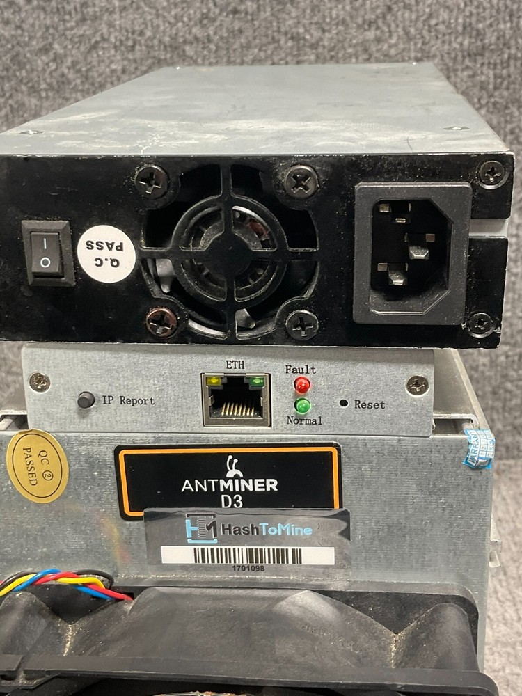 Bitmain Antminer D3 Submodel 17. 0G Cryptocurrency Miner - Silver